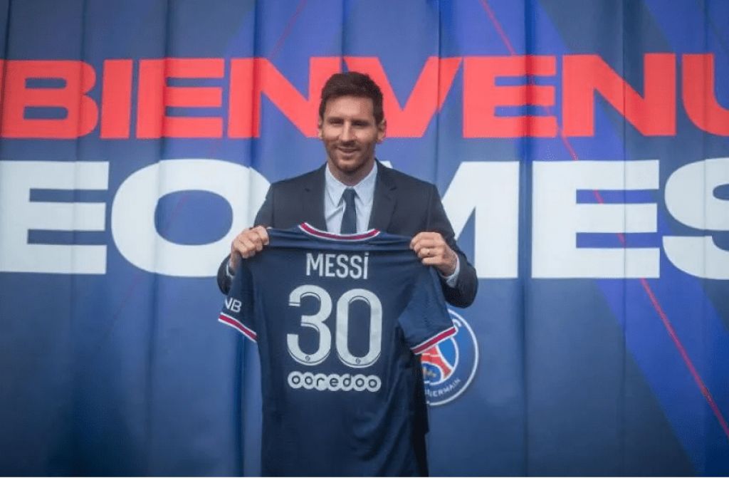 ‘Welcome Leo’ – Messi Meets Teammates at First PSG Training Session