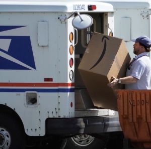 Amazon and USPS Discuss Future Delivery Partnership